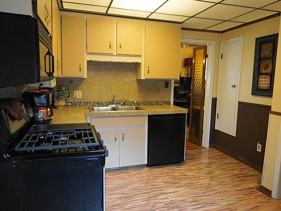 4th image of 29244 Hillview St