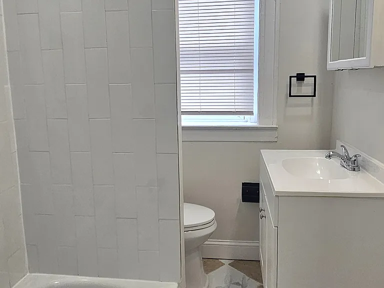 295 Norton St #BO8 — Photo 5