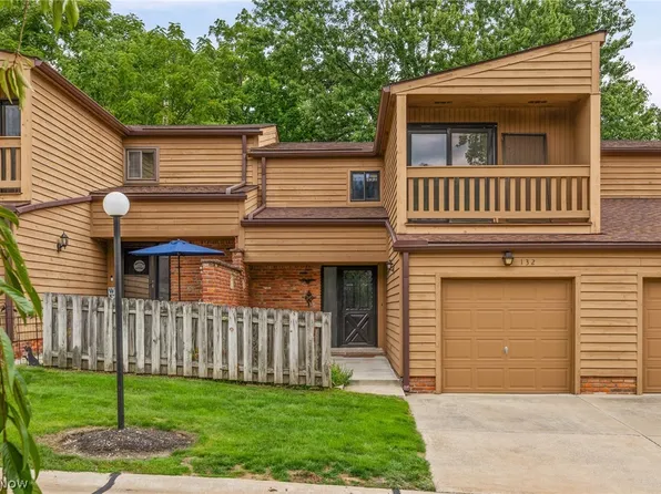 132 Kimrose Ln, Broadview Heights, OH 44147