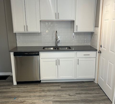 3rd image of 1433 N Star Ave #2