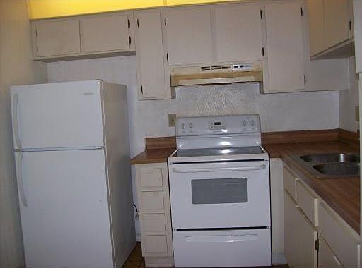 4th image of 3798 N University Dr