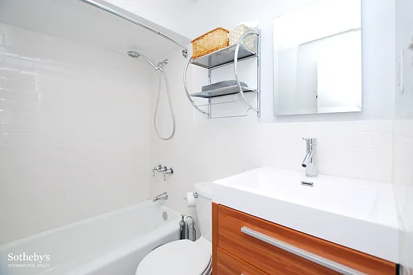 Rented by Sotheby's International Realty | media 12