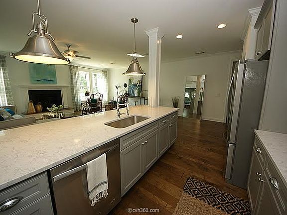 5th image of 1039 Luxborough Dr