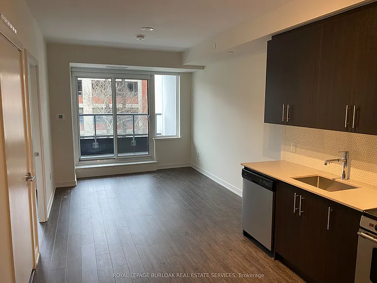 212 King William St E #423 — Photo 9