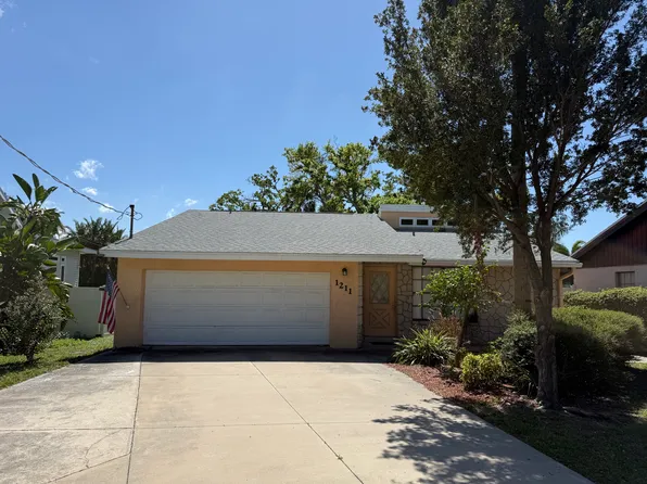 1211 4th St W, Palmetto, FL 34221