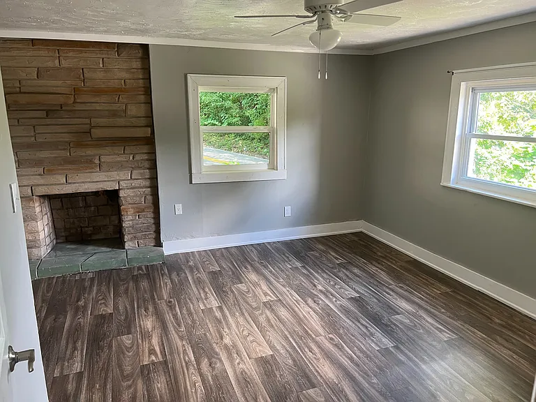705 Low Gap Rd — Photo 11