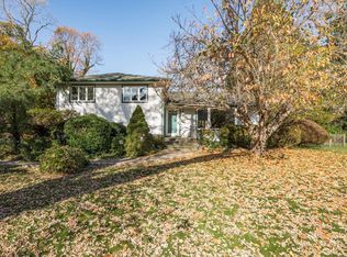 38 Garden Ct, Huntington, NY 11743