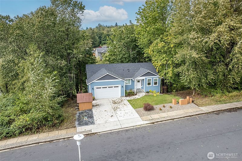 3rd image of 175 Shoreview Drive