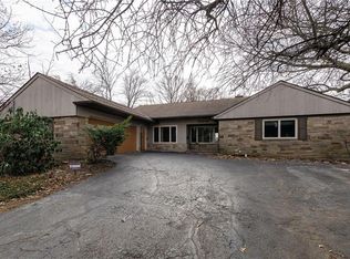 24980 Bryden Rd, Beachwood, OH 44122