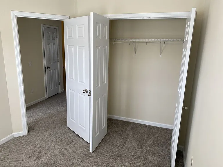 10020 Kings Parade Blvd — Photo 28