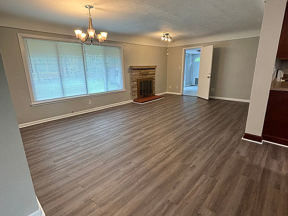 2nd image of 19025 Oakmont North Dr