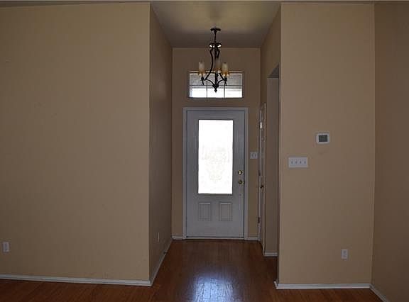2nd image of 1133 Highcrest Dr