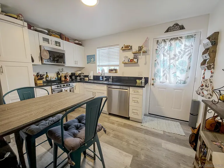 4182 Vista Grande Dr — Photo 4