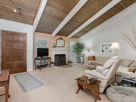 5th image of 1929 S Royal Oaks Drive
