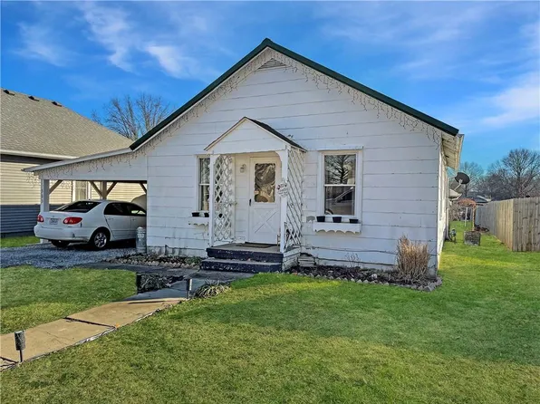 503 W 29th St, Higginsville, MO 64037