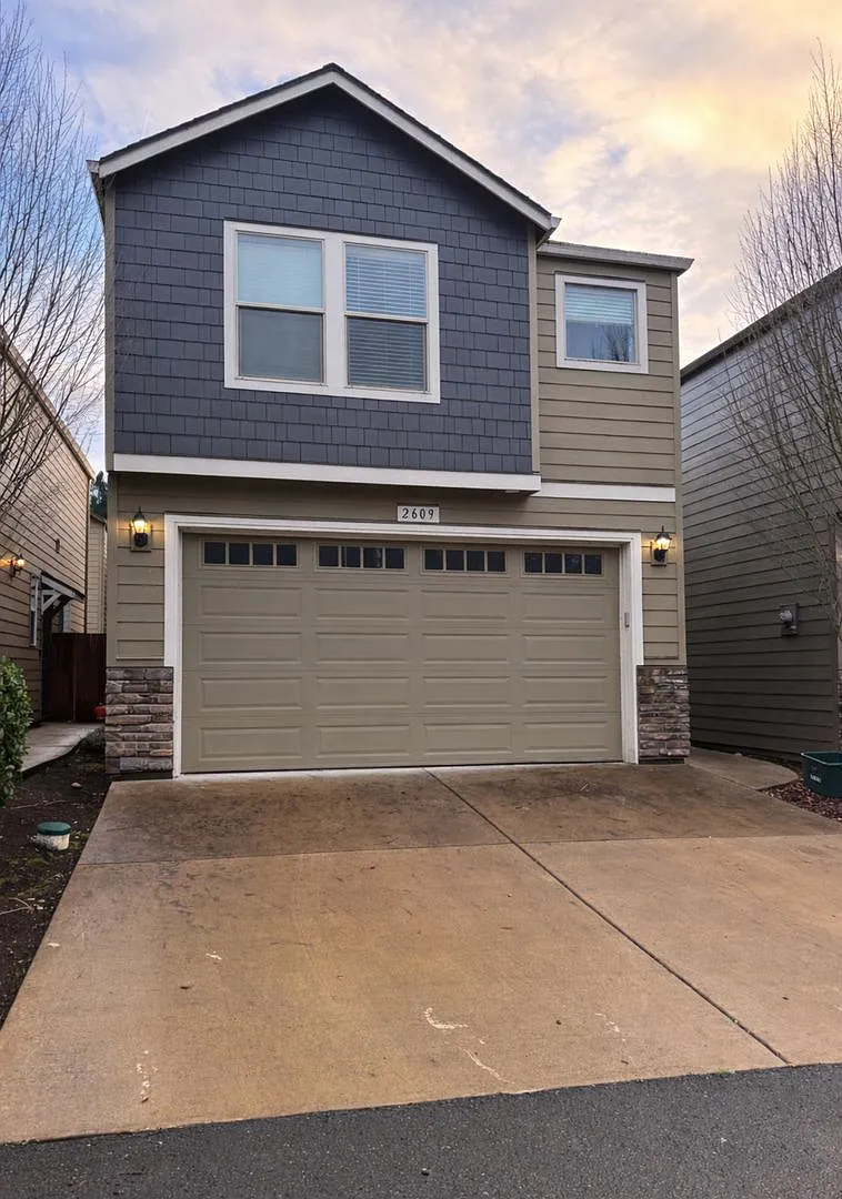 Free Dec Rent Beautiful Luxury Home For Rent!! — Photo 1