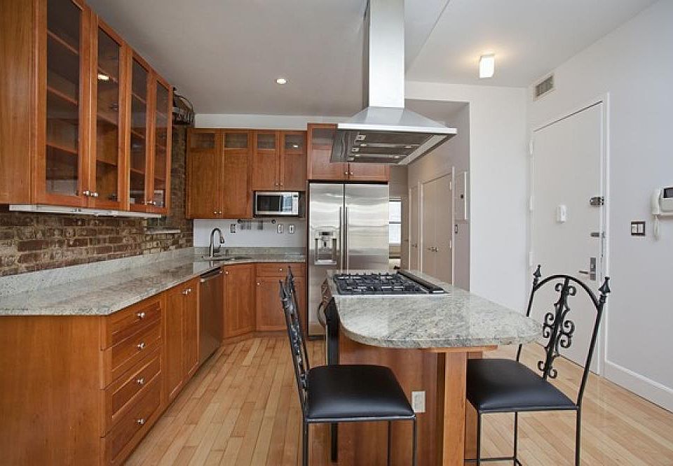 1st image of 304 Bowery APT 4