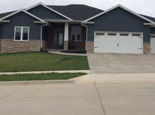 2242 Antler Ridge Dr, Asbury, IA 52002