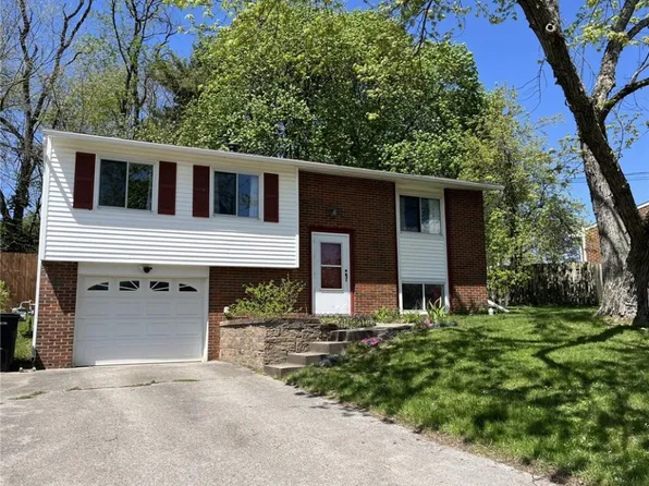 210 Norman Dr, Coraopolis, PA 15108