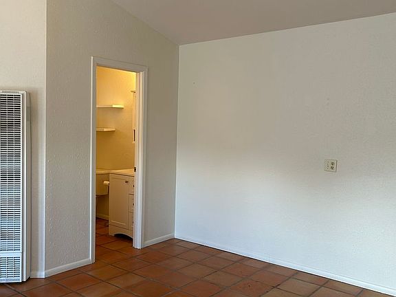 5th image of 705 Columbia St #C280a6471