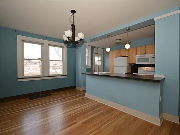 4th image of 7447 Penfield Ct