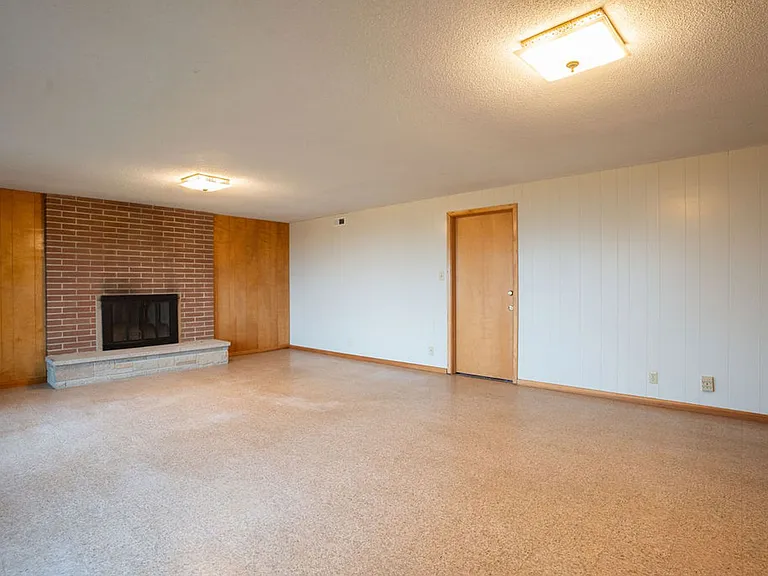 610 N Aurora Ave — Photo 9