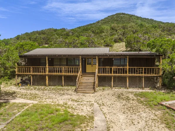 447 Blesssing Lane, Utopia, TX 78884