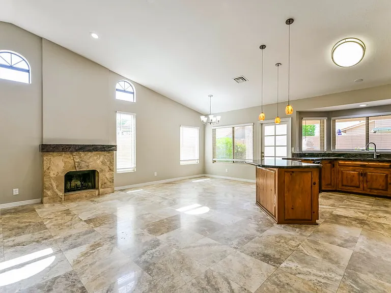 1517 W Antiqua Dr — Photo 6