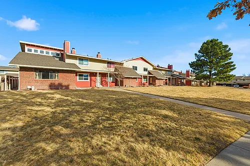 234 W Rockrimmon Blvd #D Photo 1