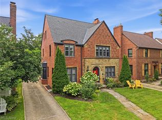 2592 Fenwick Rd, University Heights, OH 44118