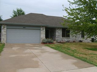 2618 N Honeysuckle Way, Springfield, MO 65802