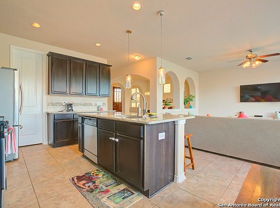 4th image of 3927 Woodbridge Way