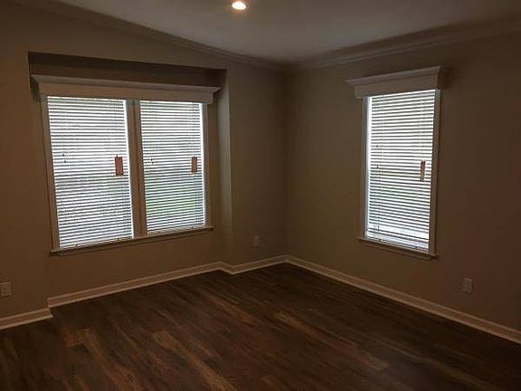 5th image of 787 Holly Hill Dr