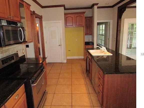3rd image of 2632 Belmont Pl