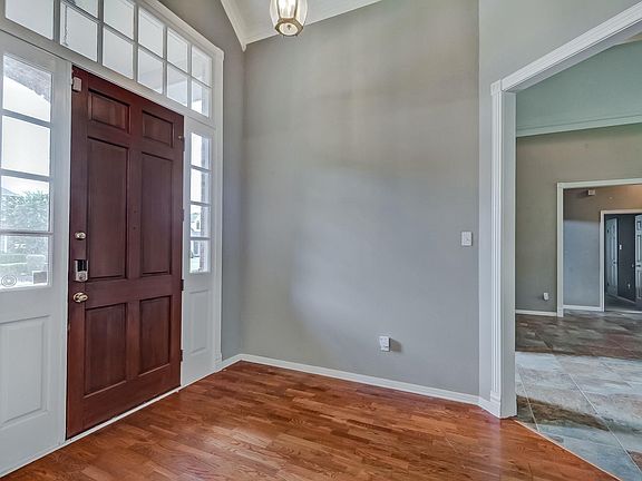 3rd image of 6220 Regina Ln