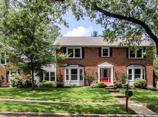 569 Hickory View Ln, Ballwin, MO 63011