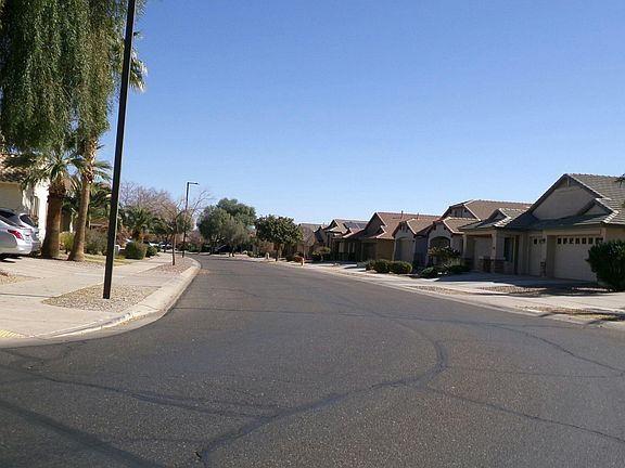 5th image of 17881 W Larkspur Dr