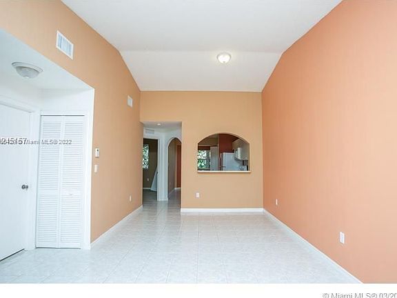 3rd image of 1251 SE 27th St Unit 204