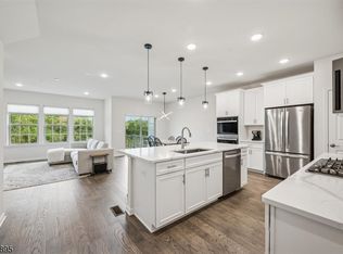 29 Lilac Dr, Warren, NJ 07059