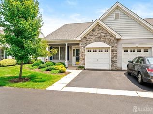 101 Meadowlark Dr, Hamilton, NJ 08690
