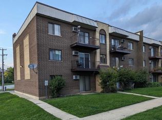 10433 Dearlove Rd APT 5, Glenview, IL 60025