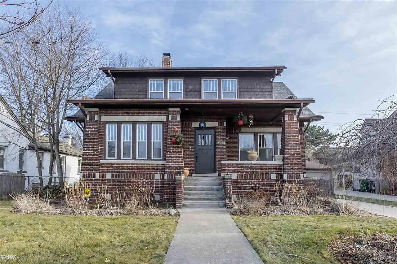 830 Barrington Rd photo 1