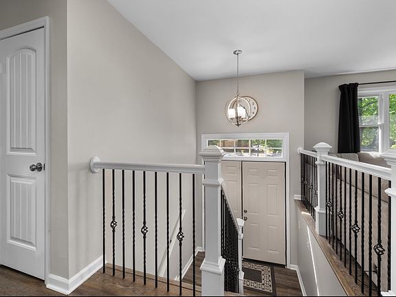 5th image of 1048 Ivy Ln