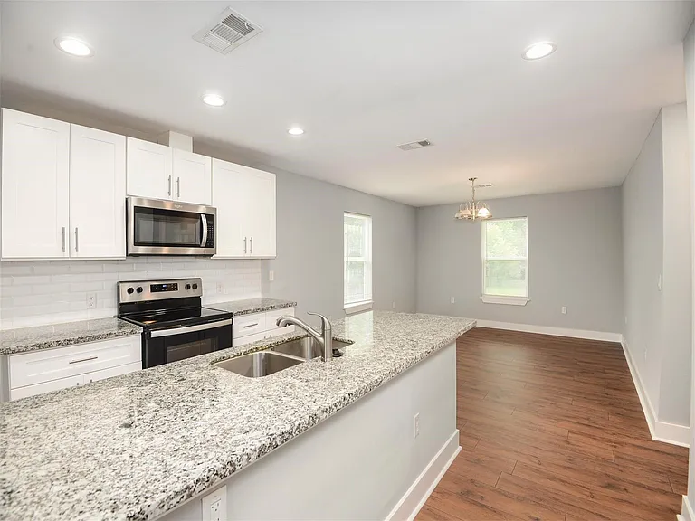 7815 Jester St — Photo 8