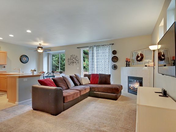 3rd image of 18823 97th Avenue Ct E