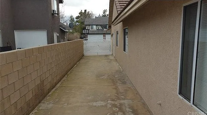 3143 Mariposa Ave — Photo 17