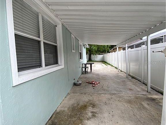 3rd image of 1703 W Hanlon St