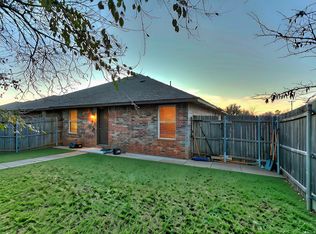 436 Chalk Hill Ct, Edmond, OK 73003