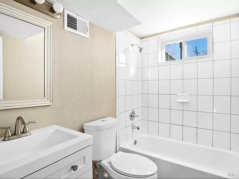 804 Xavier St #B — Photo 4