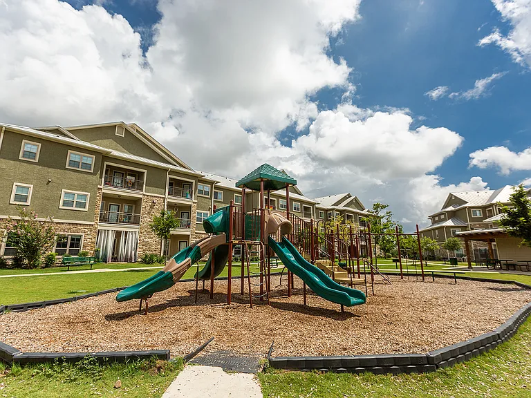 Freedom Hills Ranch Apartments — Photo 110